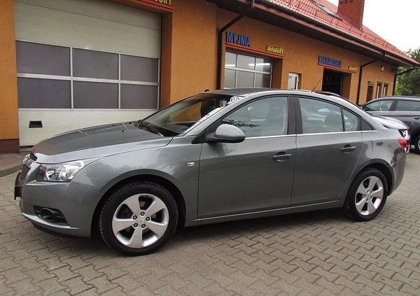 Chevrolet Cruze cena 19900 przebieg: 212000, rok produkcji 2010 z Skaryszew małe 497